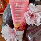 Swatch de BIJOUX1685 : Crème éclat hydratante, I.D. Swiss Botanicals
