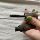 Swatch de leanadunyach : They're Real! - Mascara volumateur et allongeant, Benefit Cosmetics