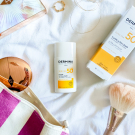 Swatch de eledwhen : Fluide Ultra-Léger SPF50, Dermina