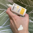 Swatch de Julie_92500 : Fluide Ultra-Léger SPF50, Dermina