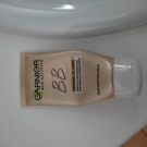 Swatch de Evan/Aaron/ambre : BB Crème Soin Miracle Perfecteur La Classique, Garnier