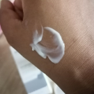 Swatch de Pinezoe : Soin Dépigmentant, Dermina