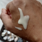 Swatch de Pinezoe : Gel Purifiant pour peau à tendance acnéique, Mademoiselle Agathe