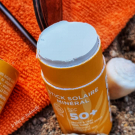 Swatch de jodanelle : Stick Solaire Minéral SPF50  Zéro Déchet, Marilou Bio