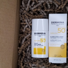 Swatch de Sara25801 : Fluide Ultra-Léger SPF50, Dermina