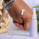 Swatch de Mimissa : Hydra Vizor Invisible Moisturizer Broad Spectrum SPF30 Sunscreen, Fenty Skin