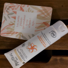 Swatch de Galiloa : Crème de Douche Hydratante à l'Huile de Monoï de Tahiti, Marilou Bio