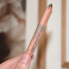 Swatch de It's Blossom Tea : Ombre à paupières jumbo, Natorigin
