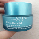 Swatch de Paillette59 : Crème Désaltérante Multi-Hydratante, Clarins