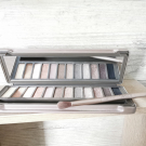 Swatch de Reg'Art : Naked 2  Basics Palette, Urban Decay