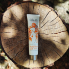 Swatch de julro : Crème solaire SPF50 Ma Protection Joli Teint, Omum