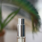 Swatch de Nous les Nanas : Parfum Rose Métamorphose, VIREVOLTE