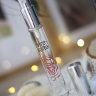 Swatch de Nous les Nanas : Parfum Rose Métamorphose, VIREVOLTE