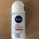 Swatch de Larose Elodie : Déo Bille Dry Comfort, Nivea