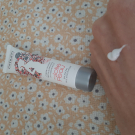 Swatch de Lolitar04 : Crème visage rééquilibrante et hydratante Ma Jolie Peau, Omum