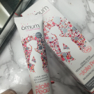 Swatch de xoxonatymakeup : Crème visage rééquilibrante et hydratante Ma Jolie Peau, Omum