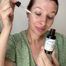 Swatch de evepom13 : Sérum Botanique Bouclier Détox Anti-Oxydant, Saeve