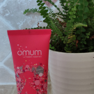 Swatch de une.fille.dans.la.prairie : Soin galbant et tonifiant Le Coach Fermeté, Omum