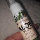 Swatch de Paillettes cosmiques : 30 BB Crèmes Bell pour Peau Sensible à tester, BYS Maquillage