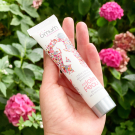 Swatch de Alla87 : Ma Jolie Peau Crème Hydratante & Rééquilibrante, Omum