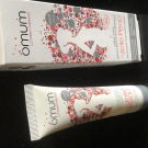 Swatch de Annie seulement : Crème visage rééquilibrante et hydratante Ma Jolie Peau, Omum