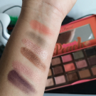 Swatch de CocoChannel : Sweet Peach Palette de fards à paupières, Too Faced