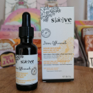 Swatch de Pinezoe : Sérum Botanique Bouclier Détox Anti-Oxydant, Saeve