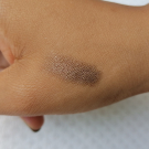 Swatch de Pinezoe : Ombre à paupières jumbo, Natorigin