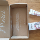 Swatch de maudmaud : Crème visage rééquilibrante et hydratante Ma Jolie Peau, Omum