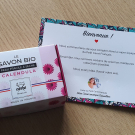 Swatch de muteen76 : Savon solide BIO saponifié à froid au Calendula, Le Petit Carré Français