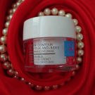 Swatch de Giulia78 : Crème contour des yeux anti-rides, Eye Care Cosmetics
