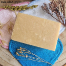 Swatch de Cecilie : Savon solide BIO saponifié à froid au Calendula, Le Petit Carré Français