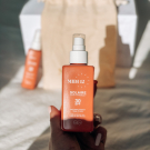 Swatch de Chloebsl : Duo huiles protectrices solaires SPF30 et SPF50, MIDI12