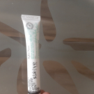 Swatch de guirautmylene : Sérum Botanique Booster Éclat Anti-Taches - Perfect Pisum, Saeve