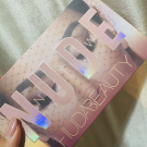 Swatch de Checheadm : The New Nude Palette - Palette de fards à paupières, Huda Beauty