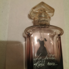 Swatch de Amanite : La petite robe noire, Guerlain