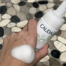 Swatch de Mandala_des_pepites : Mousse Nettoyante Fleur de vigne, Caudalie