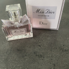 Swatch de MRS.ADB : Miss Dior eau de parfum, Dior