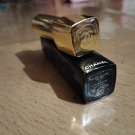 Swatch de Amanite : ROUGE ALLURE Velvet - Le Rouge Velours Lumineux, Chanel