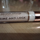 Swatch de Amanite : Prime and Lock - longwear eyeshadow primer, REVOLUTION