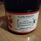 Swatch de Amanite : Que mes rougeurs disparaissent nuit - Crème de nuit anti-rougeurs et anti-âge, Garancia