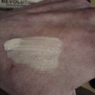 Swatch de Amanite : Prime and Lock - longwear eyeshadow primer, REVOLUTION