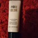 Swatch de Amanite : Pore Blur - base de teint préparatrice et lissante, REVOLUTION