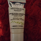 Swatch de Amanite : Mystérieux Repulpant - Sérum Concentré Anti-âge Facial, Garancia
