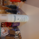 Swatch de Maria_beauty_review : Mousse Nettoyante Fleur de vigne, Caudalie