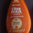 Swatch de kaylaka1 : Lait Corps Réparateur Trésors de Miel Ultra Doux, Garnier