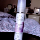 Swatch de Pinezoe : CRÈME VISAGE ÉCLAT BIO SOIN ÉCLAIRCISSANT & UNIFIANT, Mademoiselle Agathe