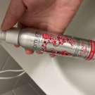 Swatch de Jijitah : Huile anti-vergetures La Surdouée, Omum