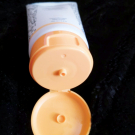 Swatch de flfl90 : Gelée nettoyante fondante Beste No.9 Jelly Cleanser, Drunk Elephant