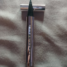 Swatch de Tiphaine1112 : Flyliner Feutre Liquide longue tenue, Fenty Beauty by Rihanna